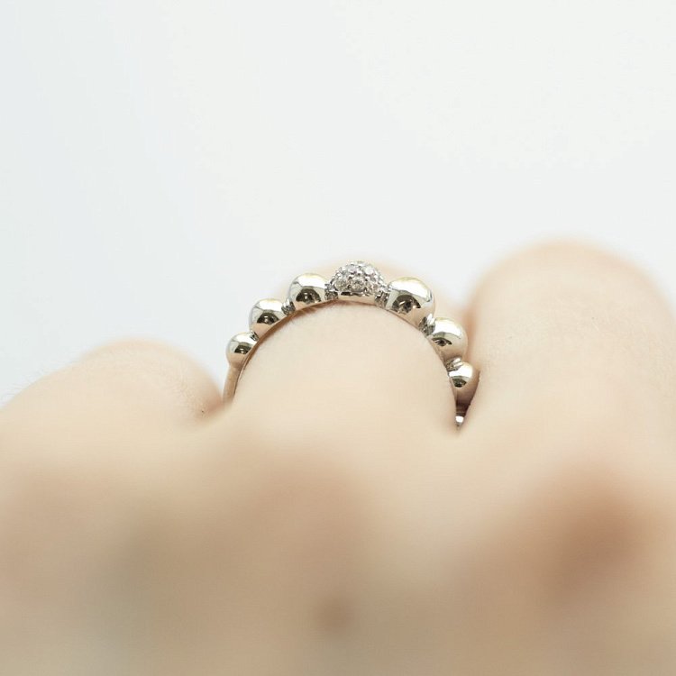 Золоте колечко "Кульки" з фіанітами к05822 від ювелірного магазину Онікс - 4