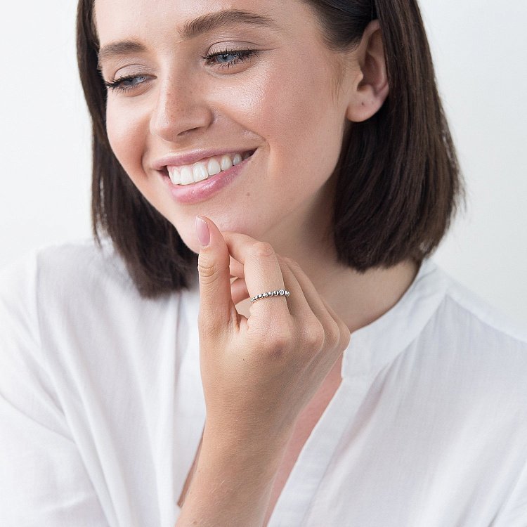 Серебряное кольцо с шариками и фианитом 112141 от ювелирного магазина Оникс - 3