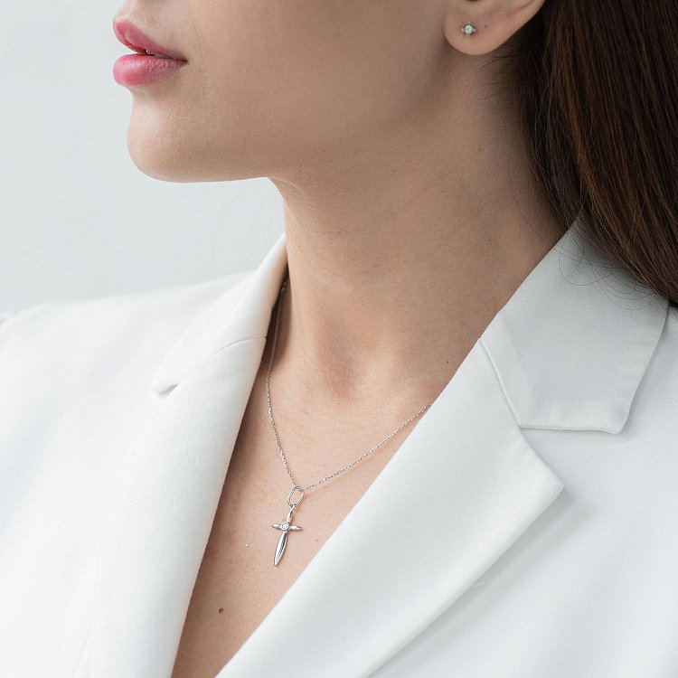 Золотой крестик с бриллиантом пб0015 от ювелирного магазина Оникс - 2