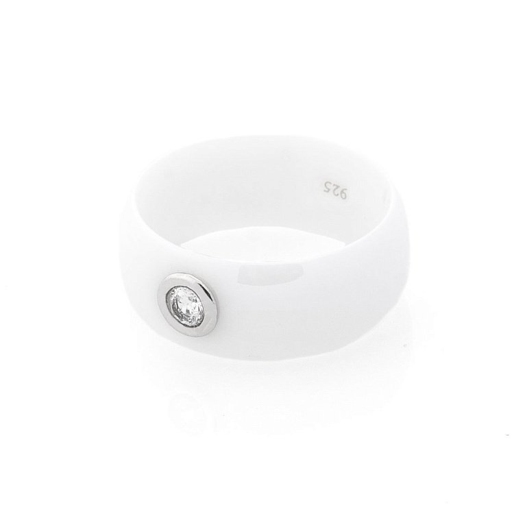 Керамическое кольцо с серебряной вставкой и фианитом 112047 от ювелирного магазина Оникс - 1