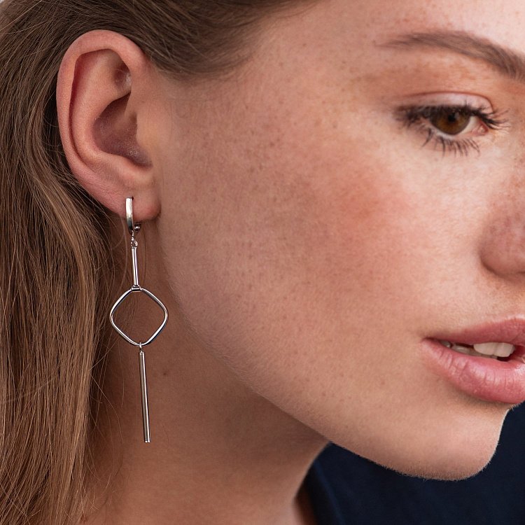 Серьги "Мелисса" в белом золоте с07480 от ювелирного магазина Оникс