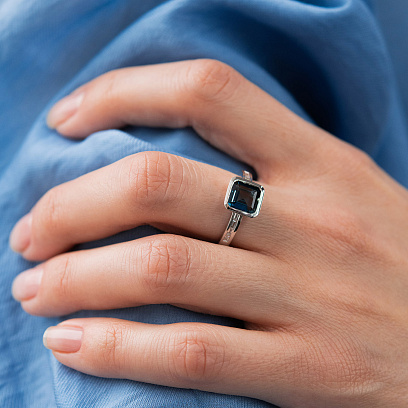 Золотое кольцо с бриллиантами и топазом "Лондон Голубой" кб0674sm №2