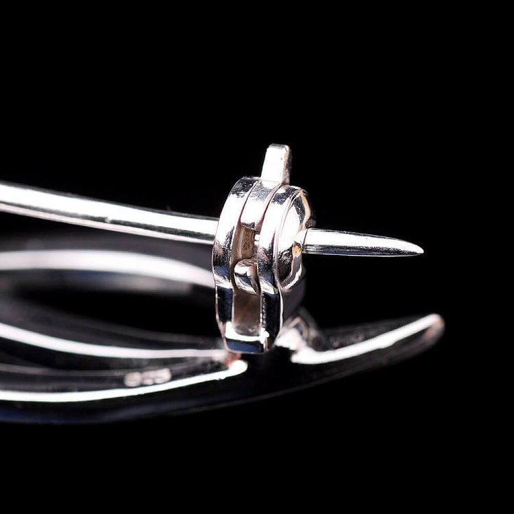 Серебряная брошь с голубым топазом 16063 от ювелирного магазина Оникс - 2