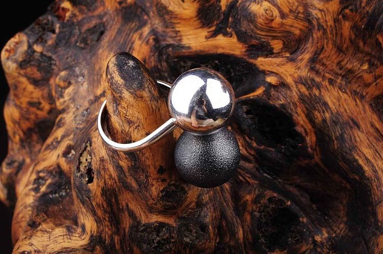 Каблучка "Кульки" (чорніння) 11036 - 1 Каблучка "Кульки" (чорніння) 11036 від ювелірного магазину Онікс - 1