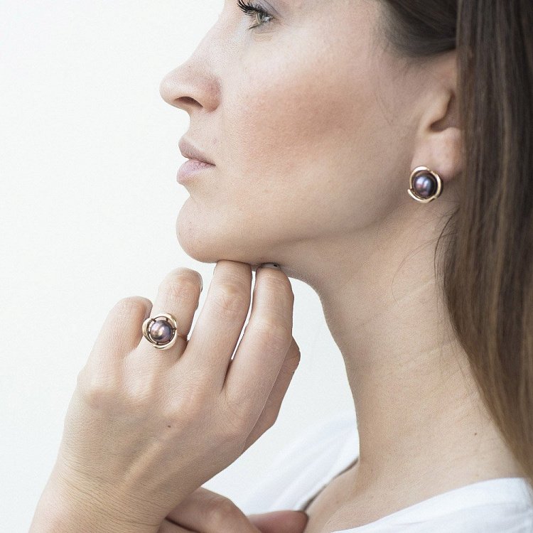 Золота каблучка з культ. прісн. перлами к01964 від ювелірного магазину Онікс