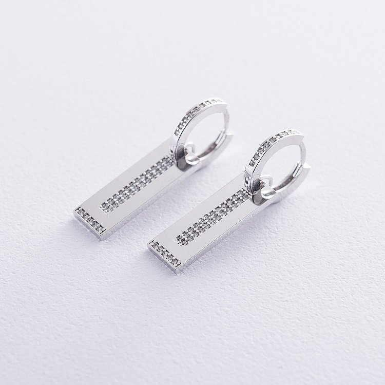 Золотые серьги с фианитами с06632 от ювелирного магазина Оникс