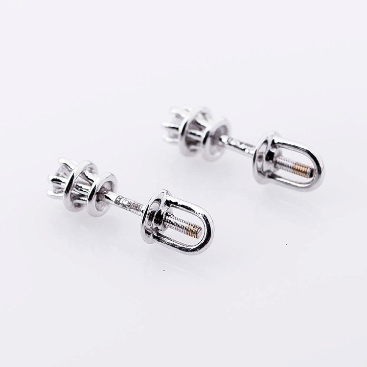 Золотые серьги-гвоздики с бриллиантами е0681б от ювелирного магазина Оникс - 1