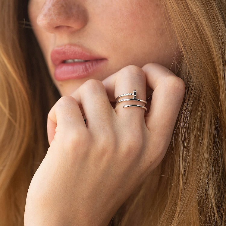 Каблучка "Цвях" у білому золоті к08177 від ювелірного магазину Онікс - 1