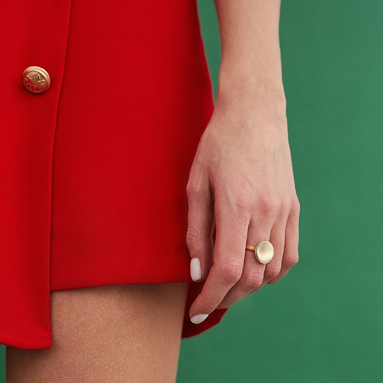 Каблучка "Давіна" в жовтому золоті (фіаніти) к06893 від ювелірного магазину Онікс - 2