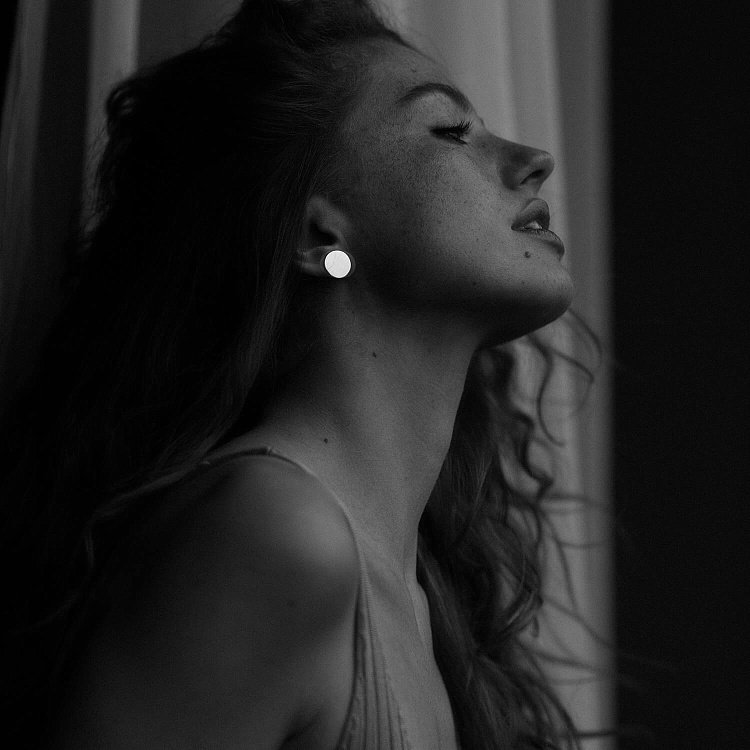 Серебряные серьги "Зеркальные" 122931 от ювелирного магазина Оникс - 7