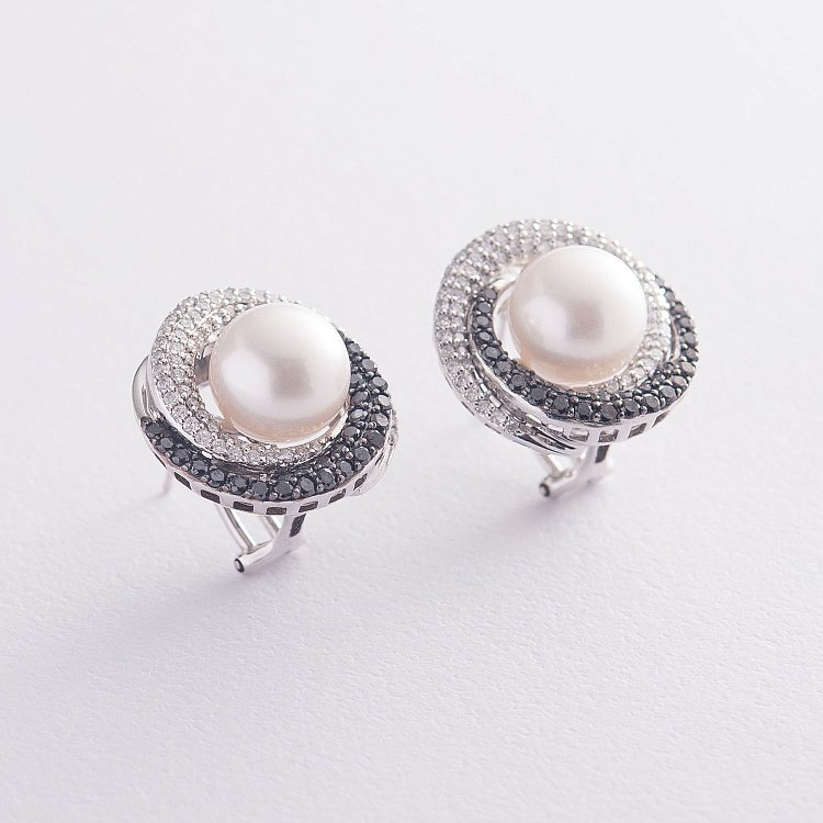 Золотые серьги с жемчугом и бриллиантами с1420 от ювелирного магазина Оникс