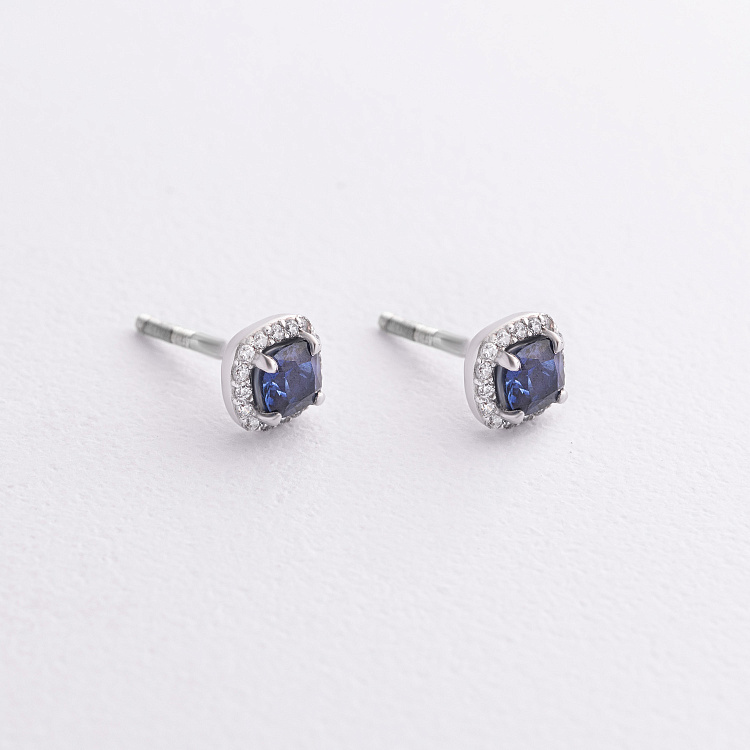 Срібні сережки - пусети з сапфірами і фіанітами 2498/1p-HSPH від ювелірного магазину Онікс