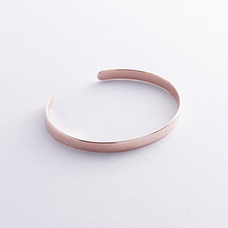 Жесткий браслет в красном золоте (возможна гравировка) б05415 от ювелирного магазина Оникс