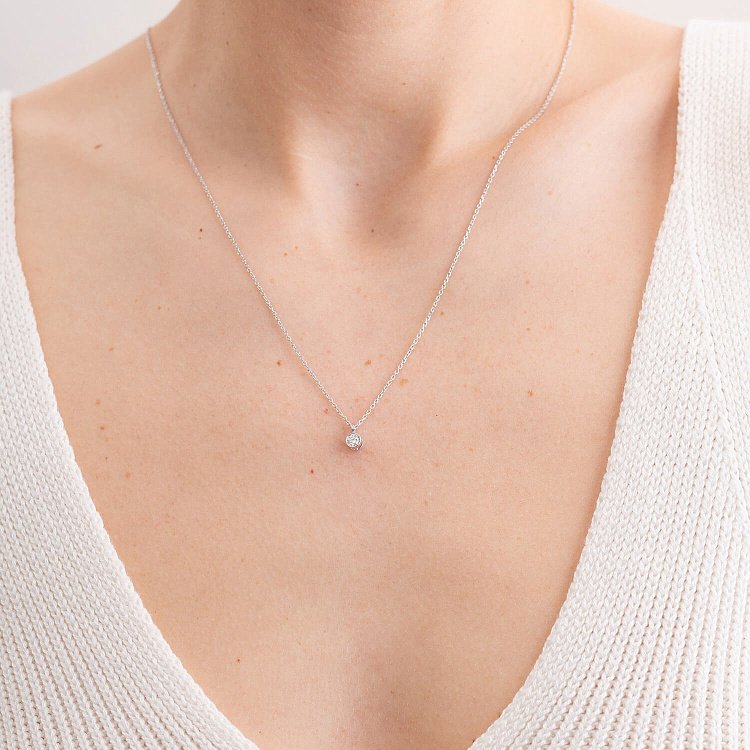 Колье в белом золоте с бриллиантом 718891121 от ювелирного магазина Оникс - 1