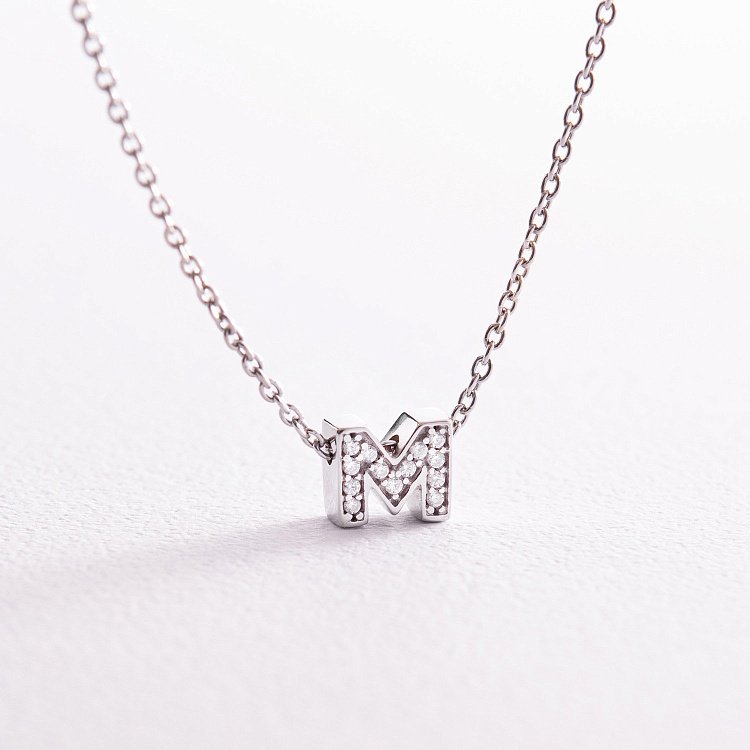 Срібне кольє з літерою "М" з фіанітами 1103 М від ювелірного магазину Онікс