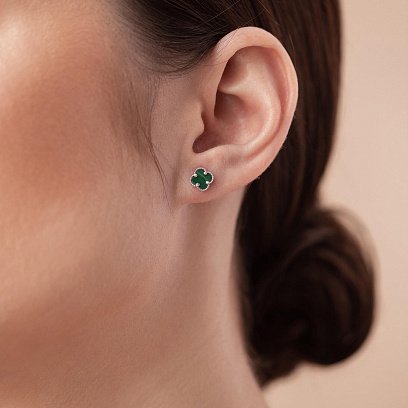 Cерьги - пусеты "Клевер" с малахитом mini (белое золото) с08412