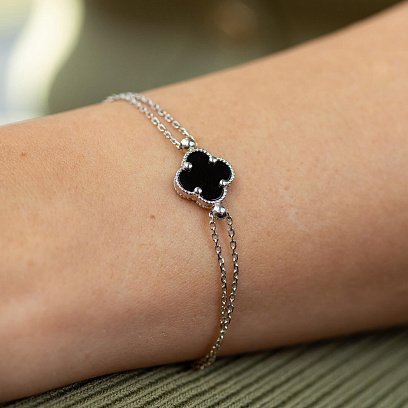 Серебряный браслет "Клевер" с ониксом 141672