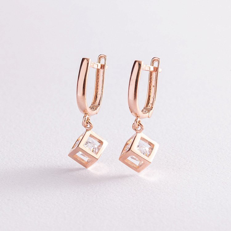 Золотые серьги "Кубики" с фианитами с07528 от ювелирного магазина Оникс