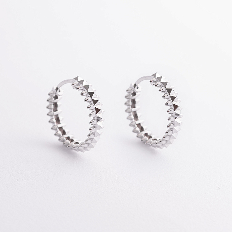 Сережки - кільця в білому золоті с09549 від ювелірного магазину Онікс