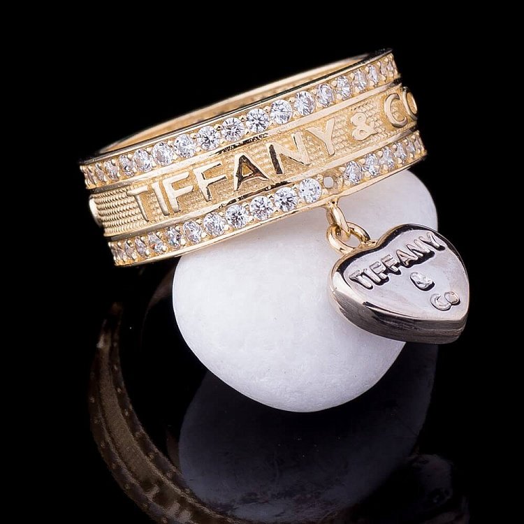 Золотое кольцо (фианиты) к03577 от ювелирного магазина Оникс - 1