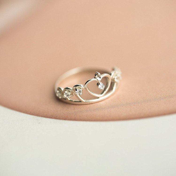 Золотое кольцо "Корона" с фианитами к04664 от ювелирного магазина Оникс - 3