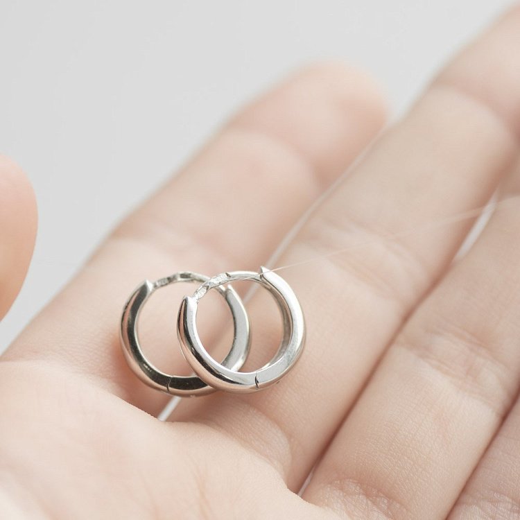Срібні сережки-кільця 122237 від ювелірного магазину Онікс - 7