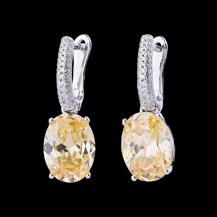 Серебряные серьги с фианитами 122011 от ювелирного магазина Оникс - 1