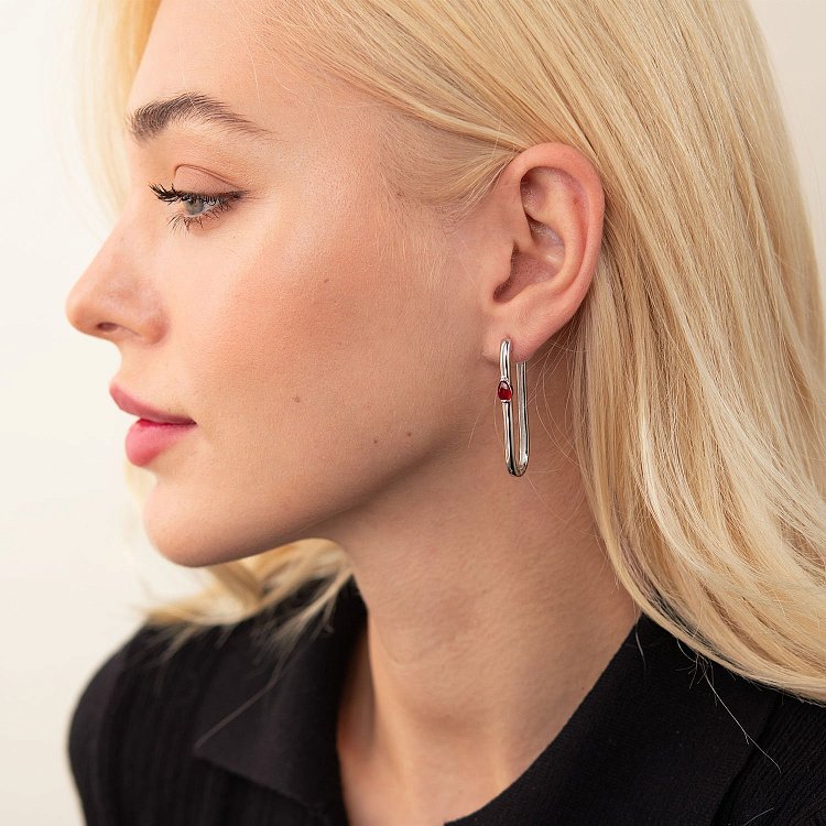 Срібні сережки "Бріана" (червоні фіаніти) 123133 від ювелірного магазину Онікс - 1