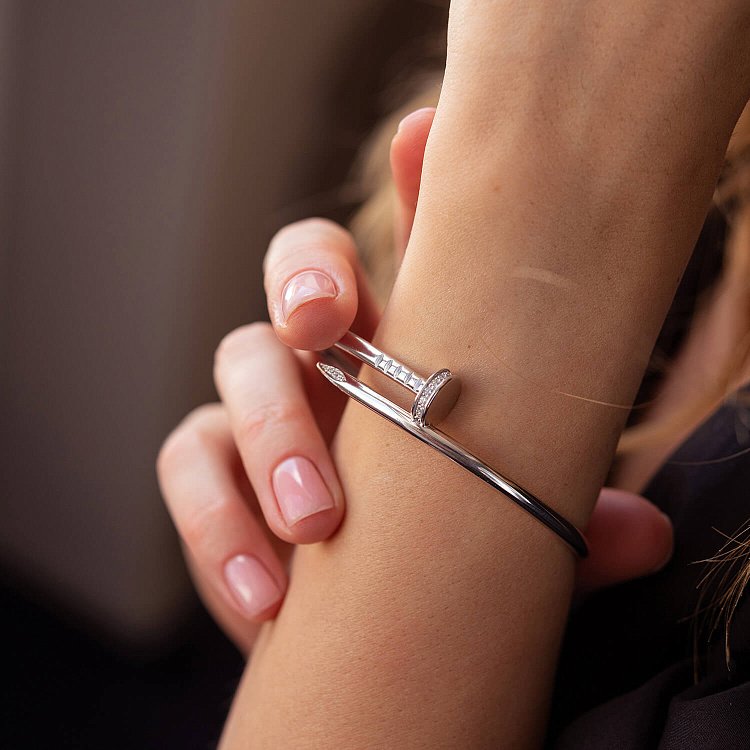 Жесткий золотой браслет "Гвоздь" (бриллианты) бб0032 от ювелирного магазина Оникс - 3