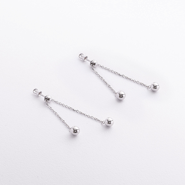 Серьги - пусеты с шариками на цепочке (белое золото) 580142в от ювелирного магазина Оникс