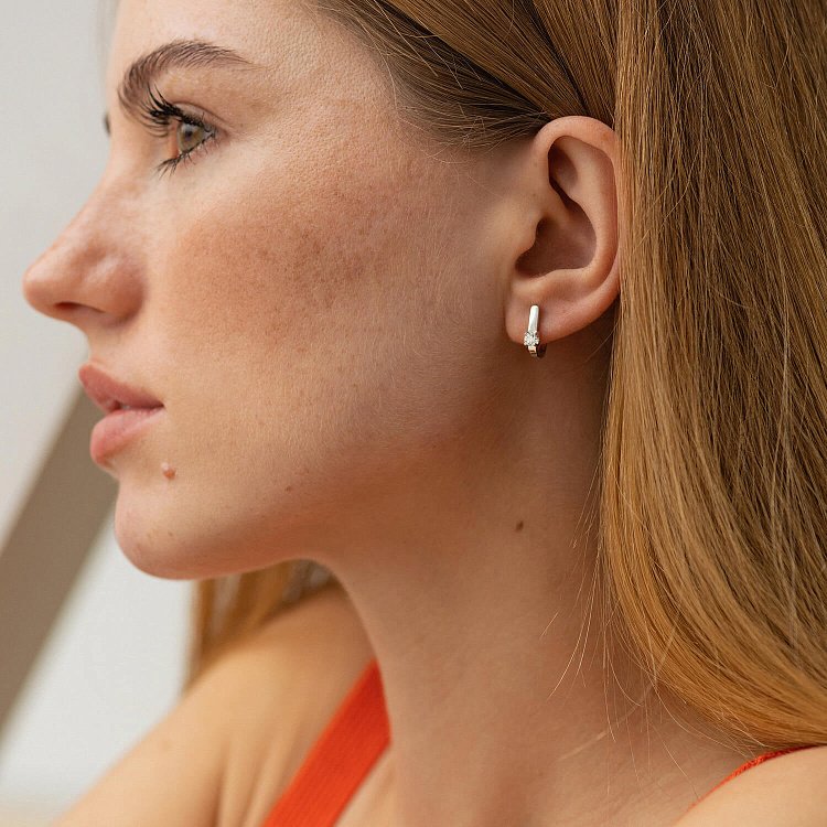 Золотые серьги с бриллиантами 312171121 от ювелирного магазина Оникс - 1