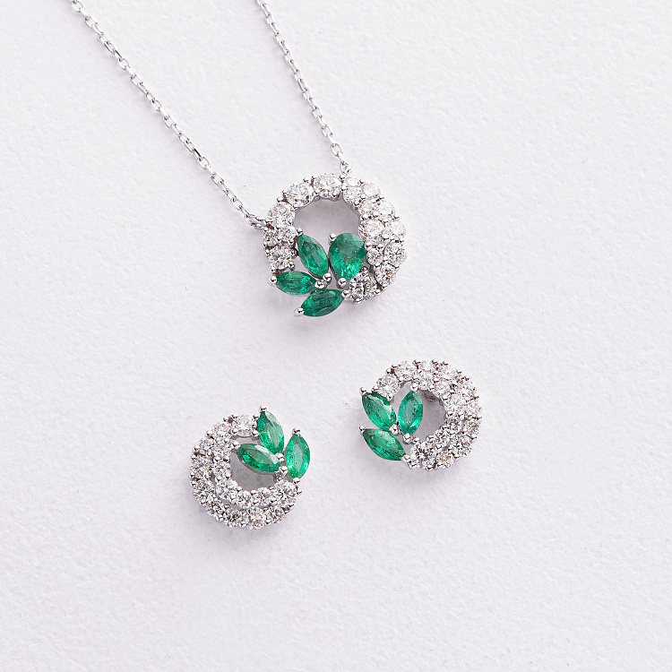 Золотые серьги - пусеты с изумрудами и бриллиантами сб0671ca от ювелирного магазина Оникс - 1