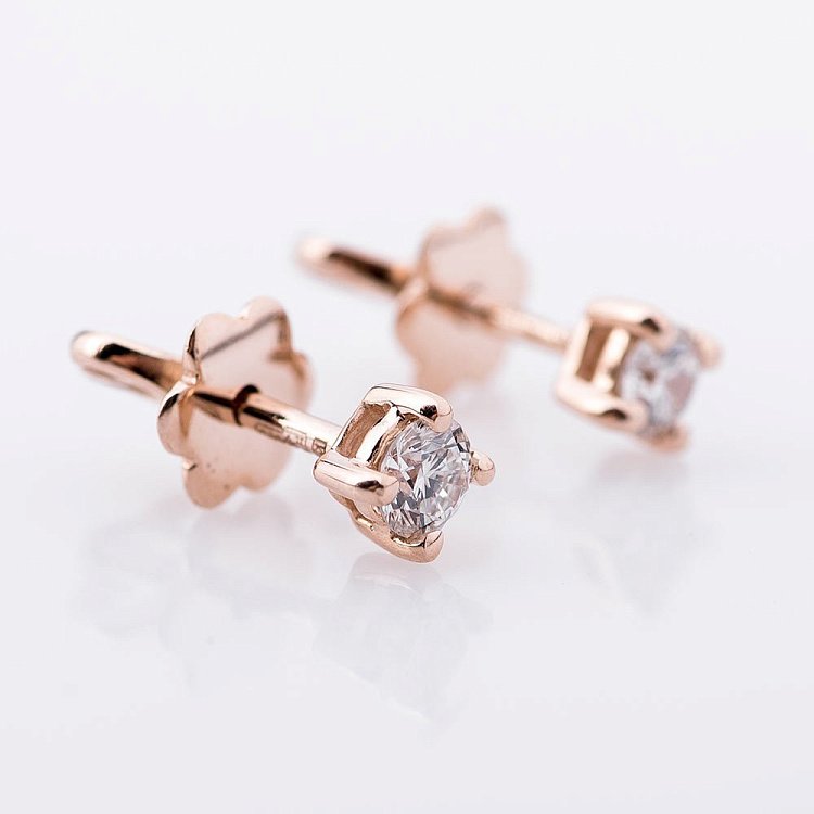 Золотые серьги-пусеты с бриллиантами е0626к от ювелирного магазина Оникс