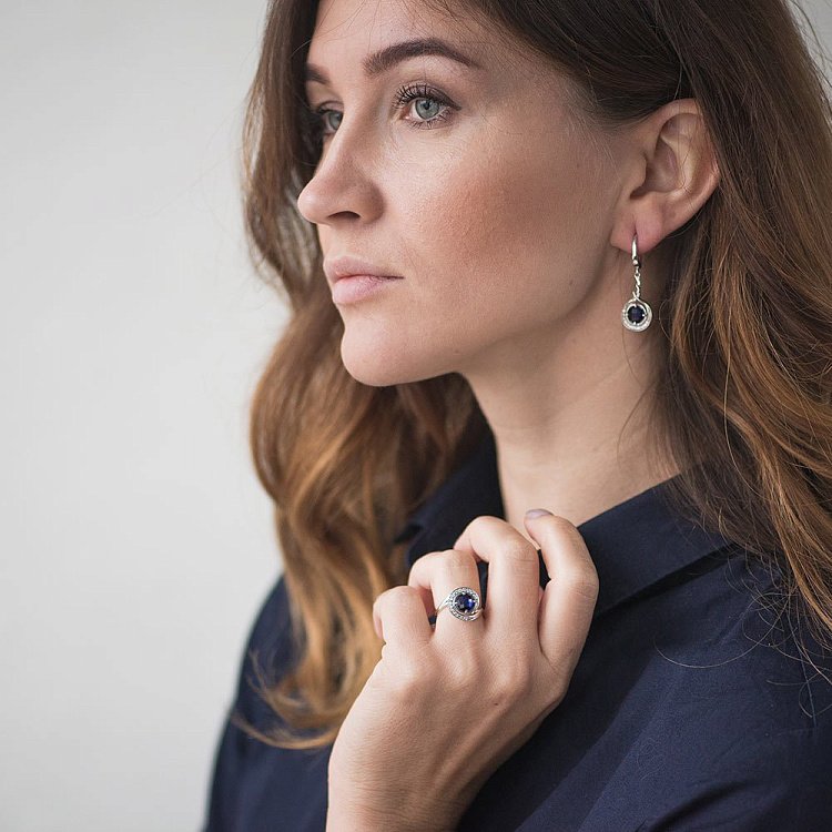 Золоті сережки з сапфірами і фіанітами 14050574 від ювелірного магазину Онікс - 2