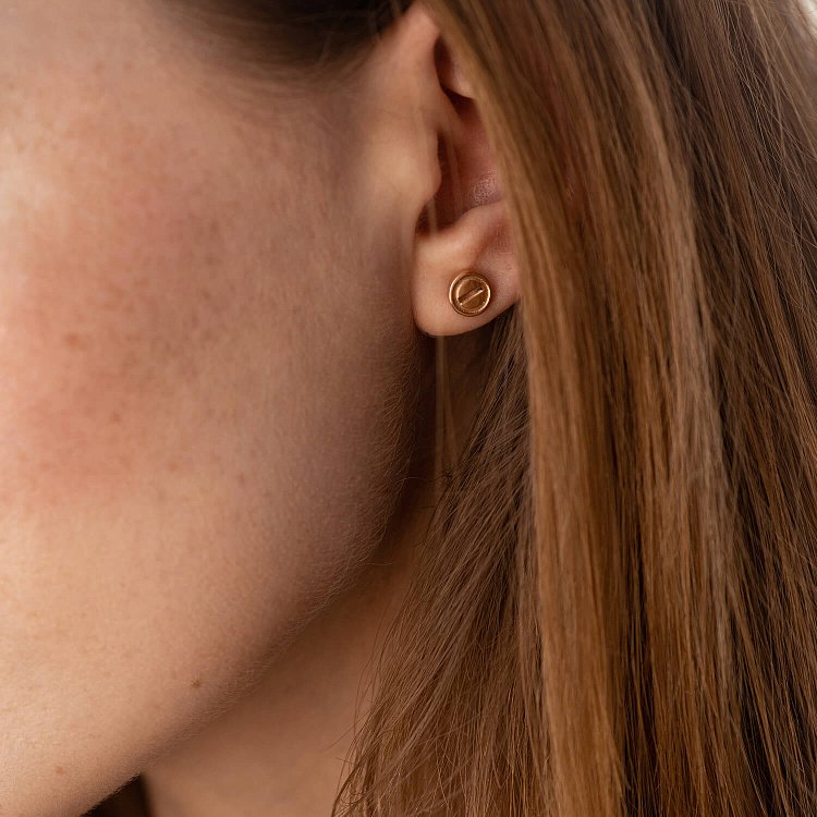 Серьги - пусеты "Love" в красном золоте с07731 от ювелирного магазина Оникс - 4