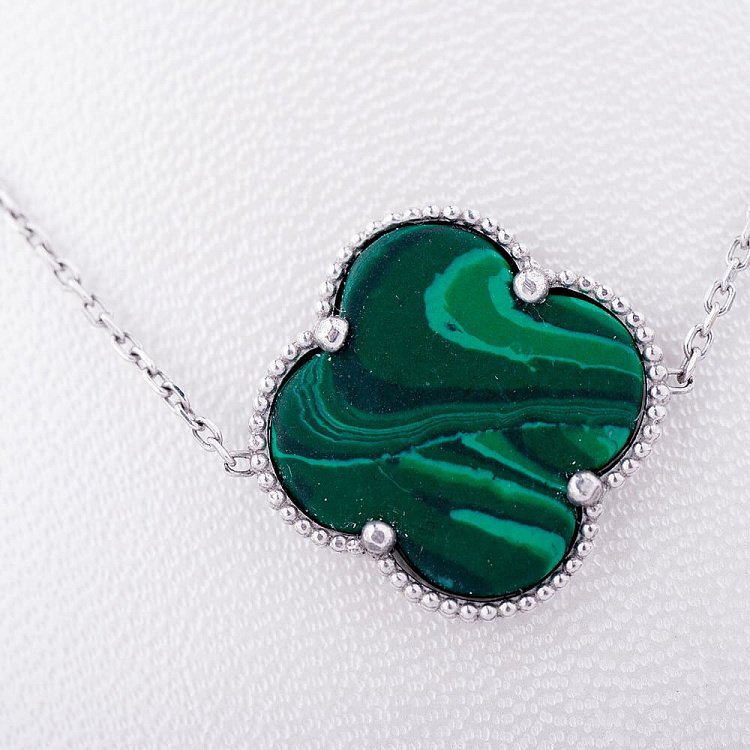 Колье "Клевер" (малахит, родий, 55см) 18183 от ювелирного магазина Оникс - 1