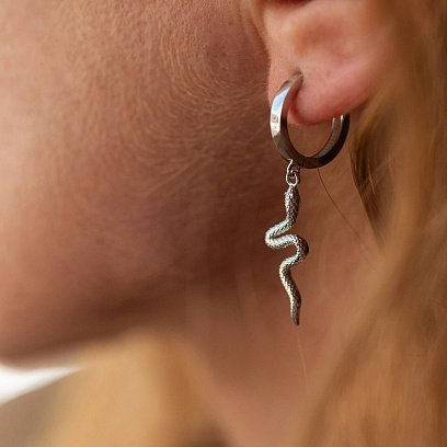 Серьги - кольца "Змеи" в белом золоте с08023 №4
