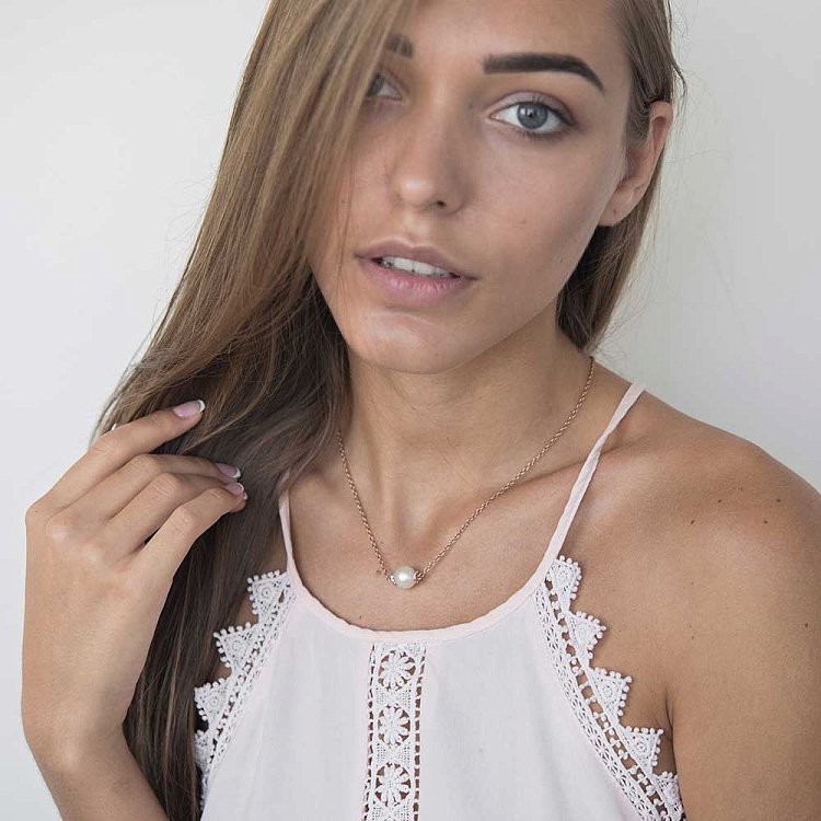 Золоте кольє з культивованими прісноводним перлами і фіанітами 536 від ювелірного магазину Онікс - 3