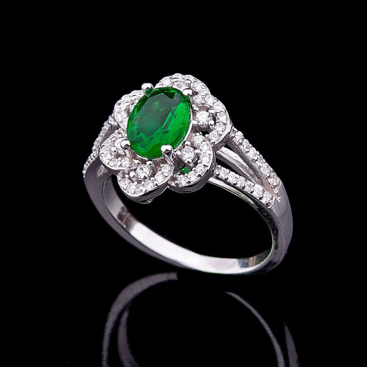 Кольцо с синтетической шпинелью зеленого цвета к08 от ювелирного магазина Оникс