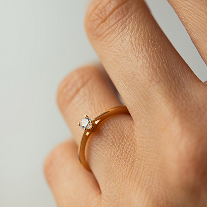 Помолвочное золотое кольцо с фианитом к08231 №2