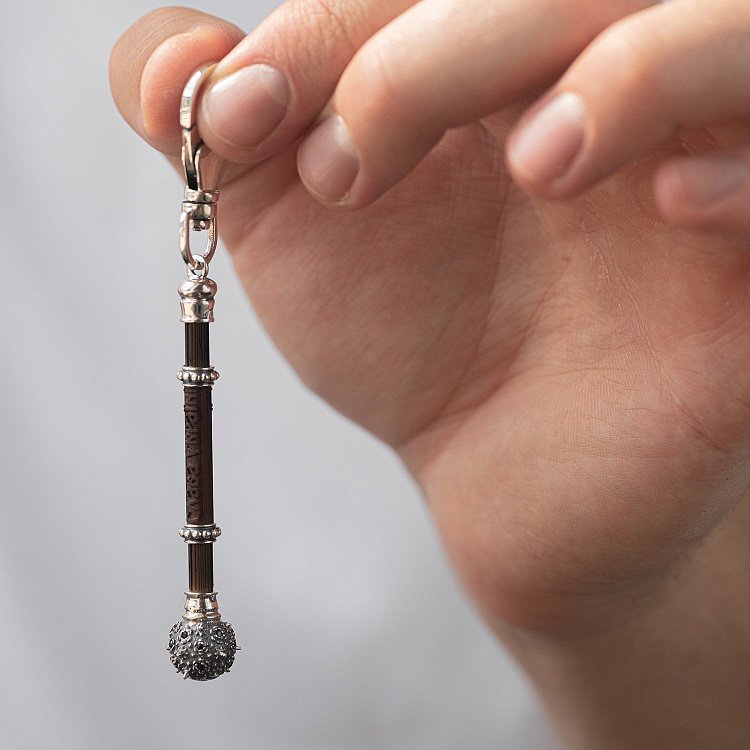 Серебряный брелок "Булава. Слава Україні" с эбеном 1237 - 3 Серебряный брелок "Булава. Слава Україні" с эбеном 1237 от ювелирного магазина Оникс - 3