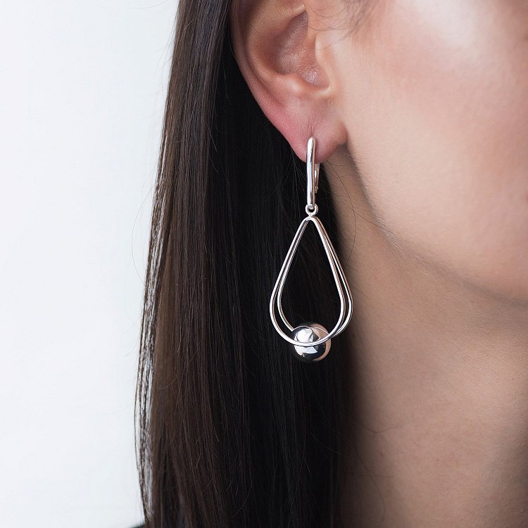 Срібні сережки "Кульки" 12834 від ювелірного магазину Онікс