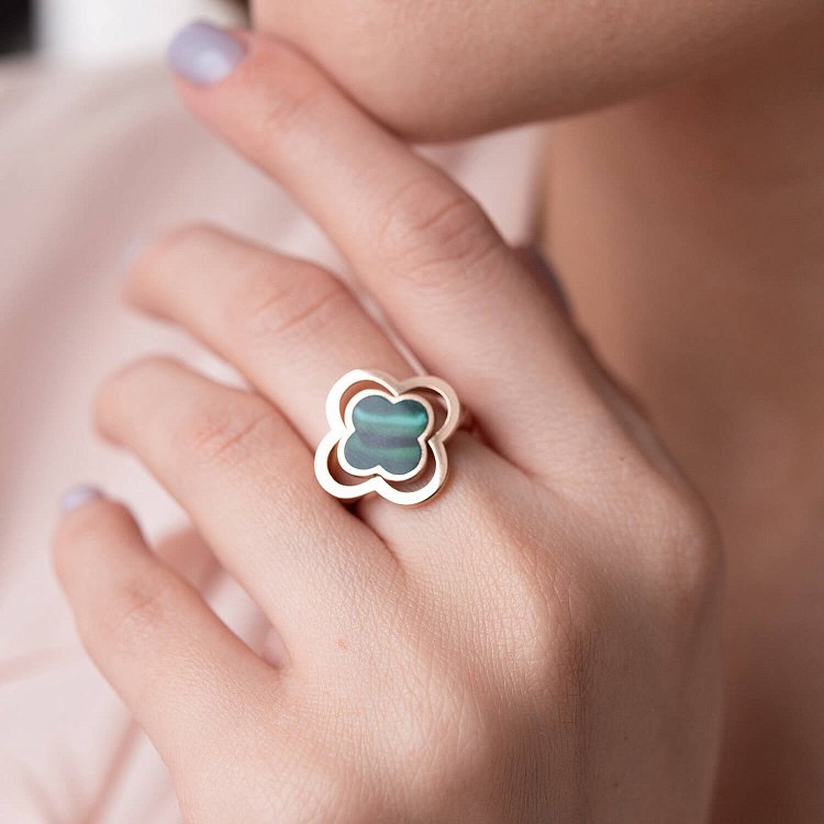 Каблучка "Конюшина" в червоному золоті (емаль) к06927 від ювелірного магазину Онікс - 1