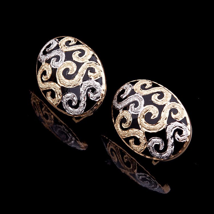 Эксклюзивные золотые серьги с эмалью с03632 от ювелирного магазина Оникс