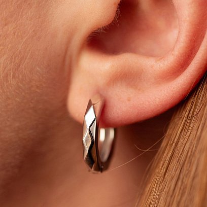 Сережки - кільця "Грані" у білому золоті с08860 №4