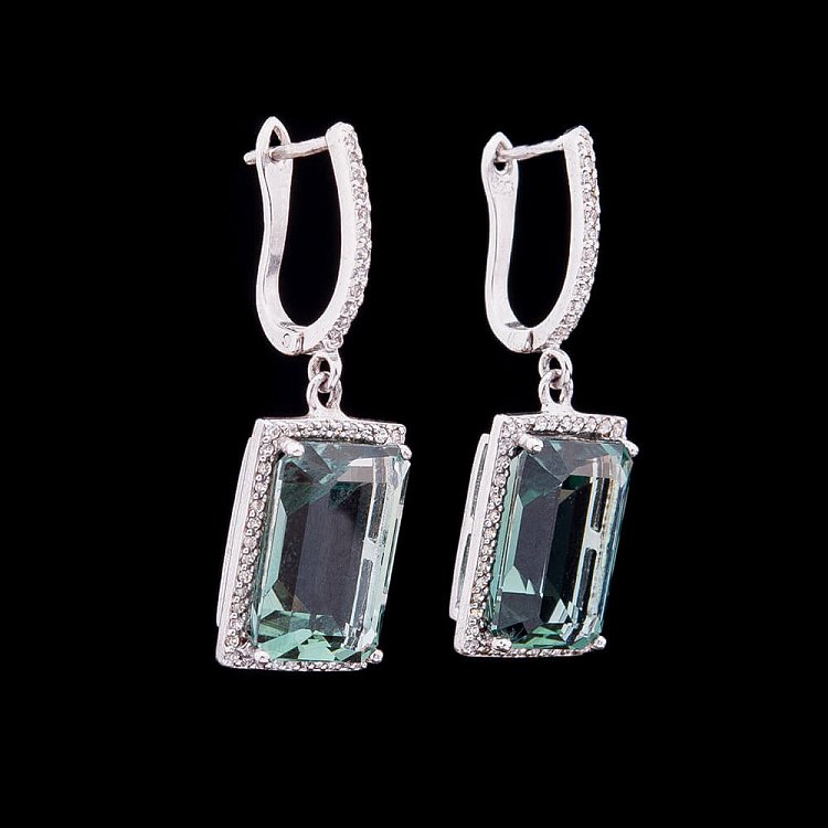 Серебряные серьги с фианитами 121130 от ювелирного магазина Оникс