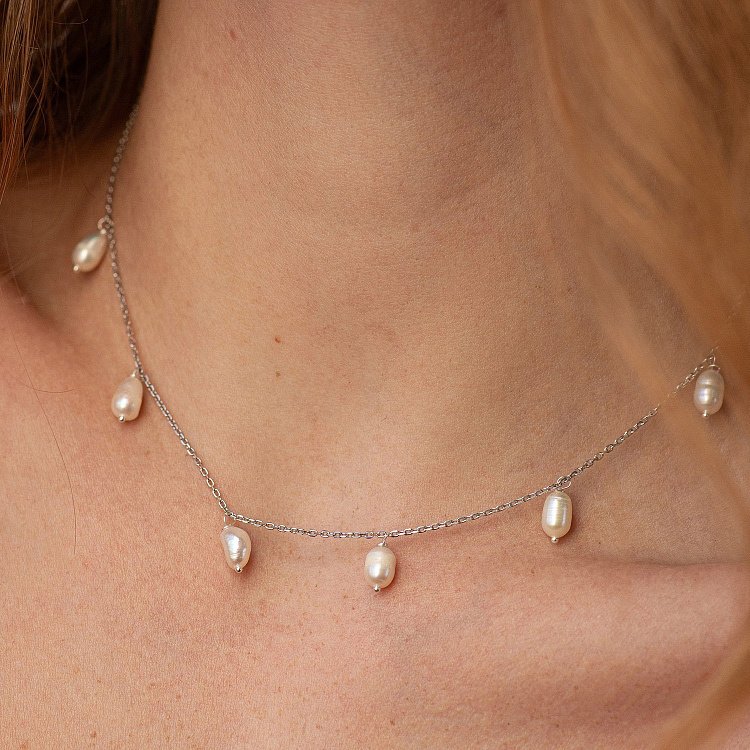 Срібне кольє з перлами 908-01430 від ювелірного магазину Онікс