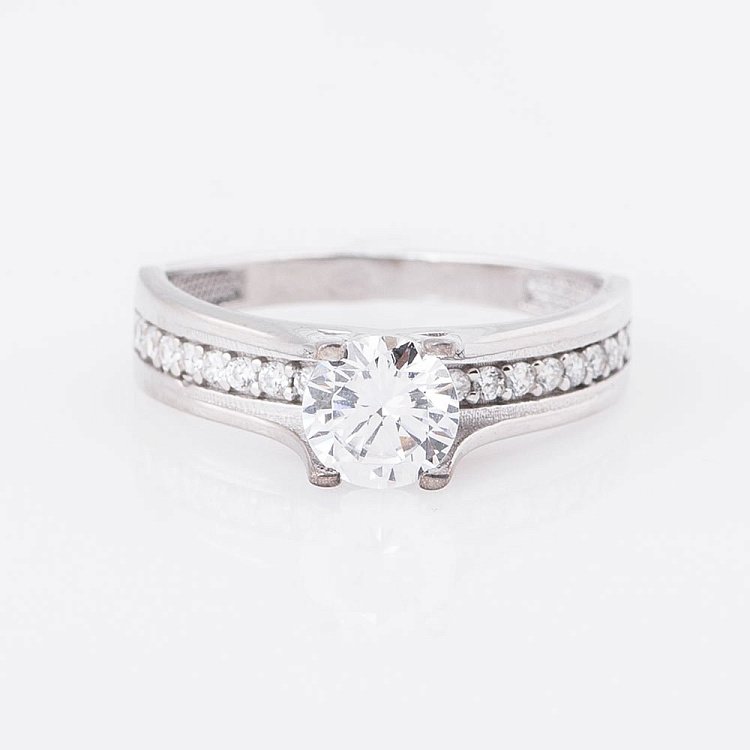 Золотое помолвочное кольцо с фианитами к05164 от ювелирного магазина Оникс