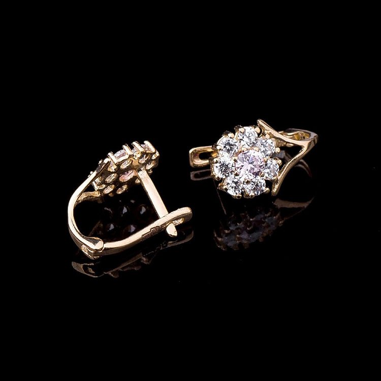 Серьги "Цветочки" с фианитами с03584 от ювелирного магазина Оникс - 1