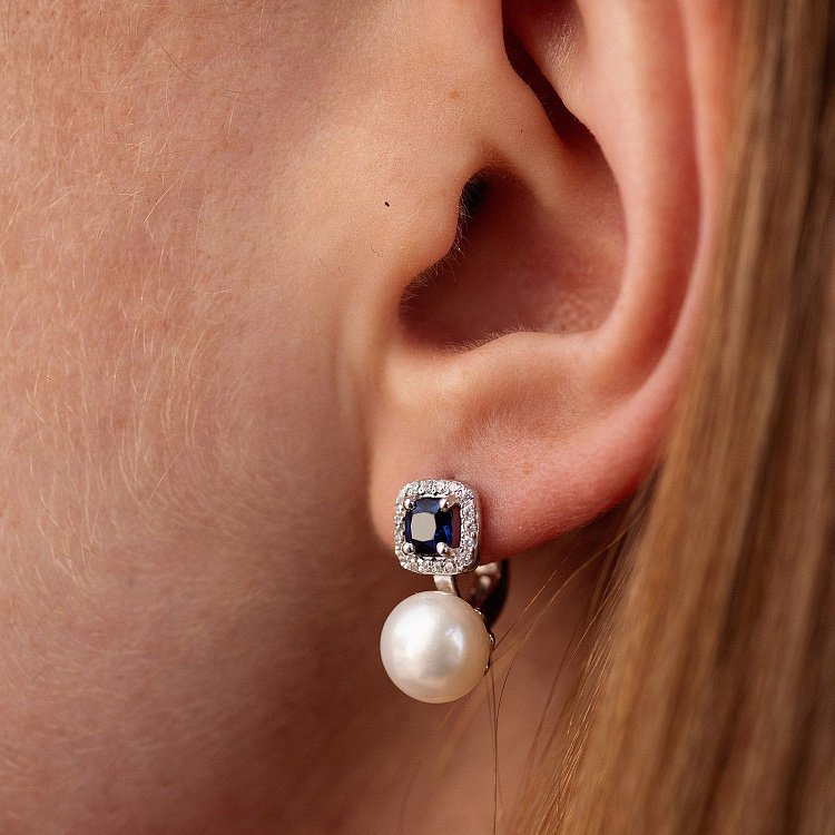 Серебряные серьги с жемчугом, синт. сапфирами и фианитами 2487/1р-PWTNS от ювелирного магазина Оникс - 3